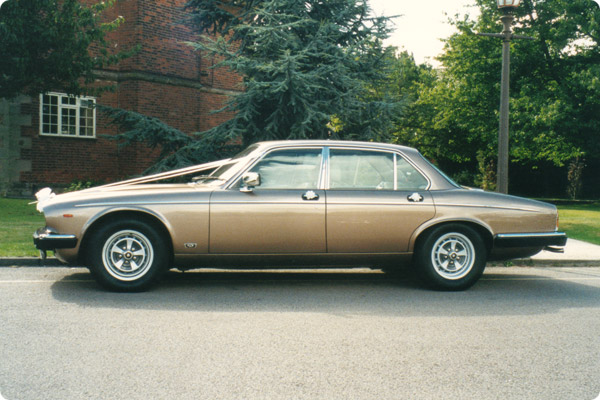 Daimler Double Six Side view